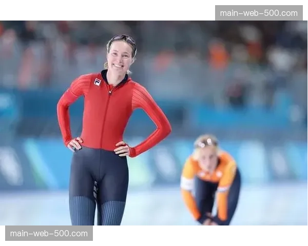意大利速滑女将洛洛布里吉达女子3000米破纪录 主场夺金